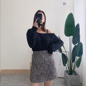 Asymmetrical Cold Shoulder Long Sleeve Tshirt